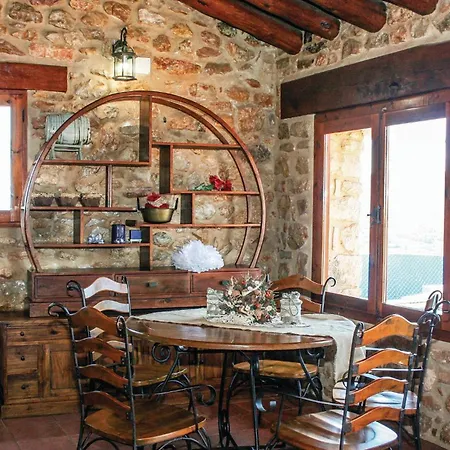 Holiday home 6 Bedroom Awesome In La Salzadella *